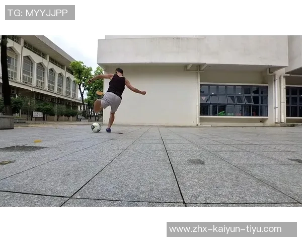 提升足球球感的技巧与训练方法探讨 提升足球球感的技巧与训练方法探讨